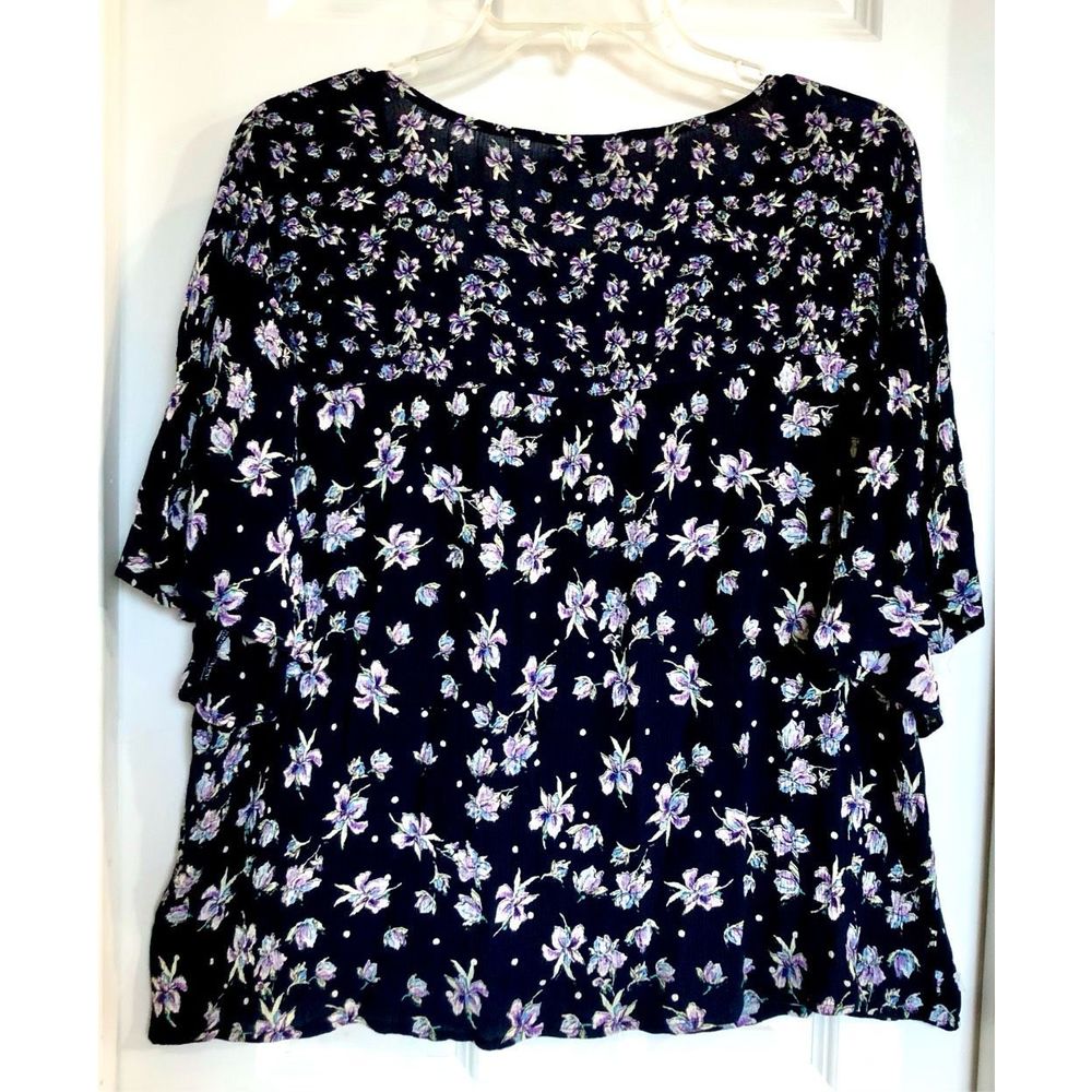 BILA Blouse Sz M Floral V-Neck Flutter Sleeves